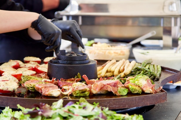 Dostosowanie menu do potrzeb klienta zwiększa satysfakcję klientów